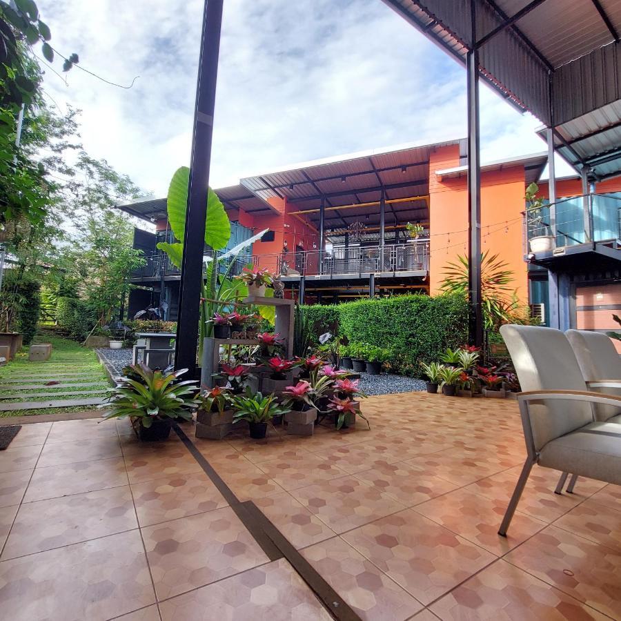 Kipbox Hotel Trang Exterior photo
