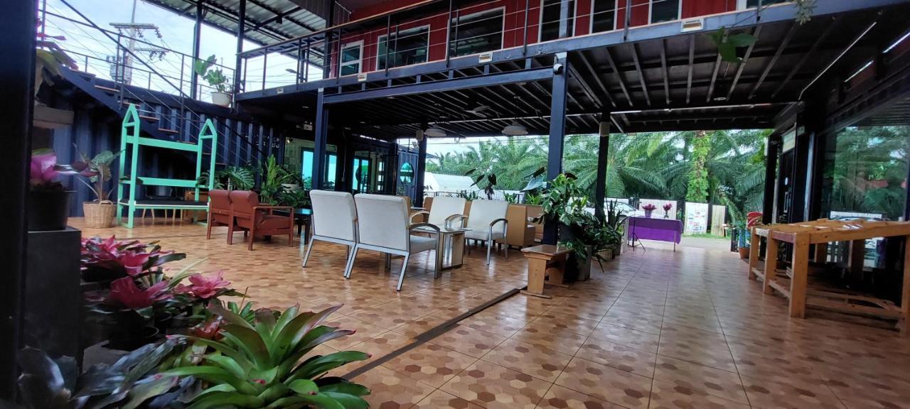 Kipbox Hotel Trang Exterior photo